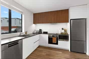 32B Coral Crescent, Panmure