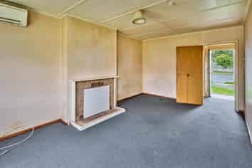 7 and 9 Bryant Grove, Taita
