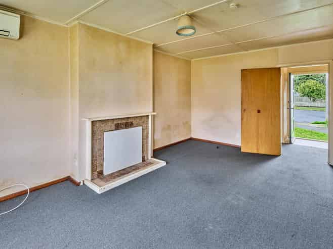7 and 9 Bryant Grove, Taita