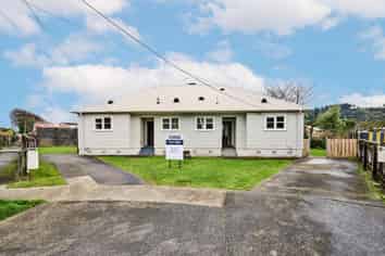 7 and 9 Bryant Grove, Taita