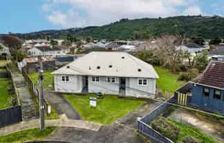 7 and 9 Bryant Grove, Taita