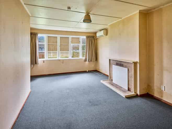 7 and 9 Bryant Grove, Taita