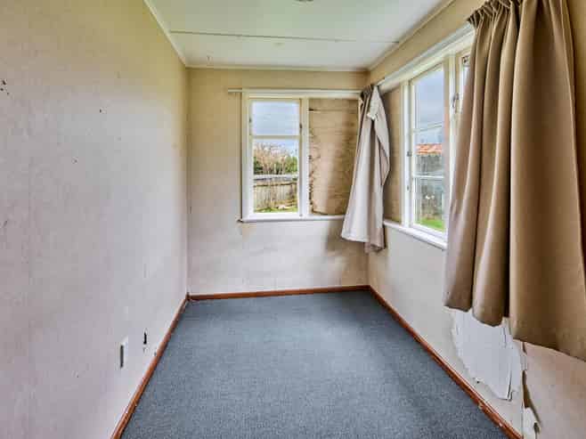 7 and 9 Bryant Grove, Taita