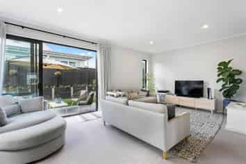 31 Koura Drive, Red Beach