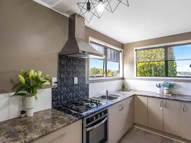 20 McQuarrie Avenue, Manurewa