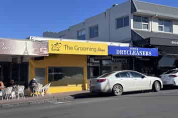 Be in the heart of Howick Village