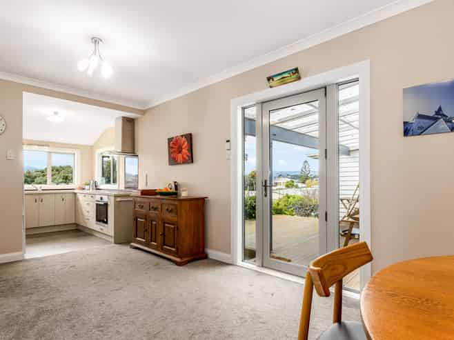 61 Bayview Road, Paremata