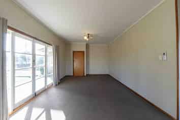 210 Clyde Street, Hamilton East