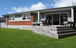 19 Woods Avenue, Matua