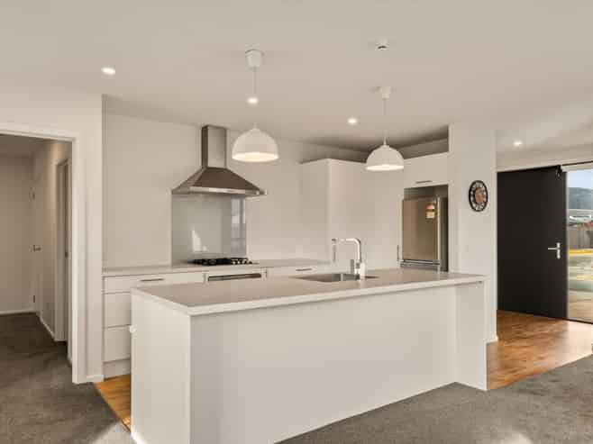 9 Risinghurst Terrace, Lower Shotover