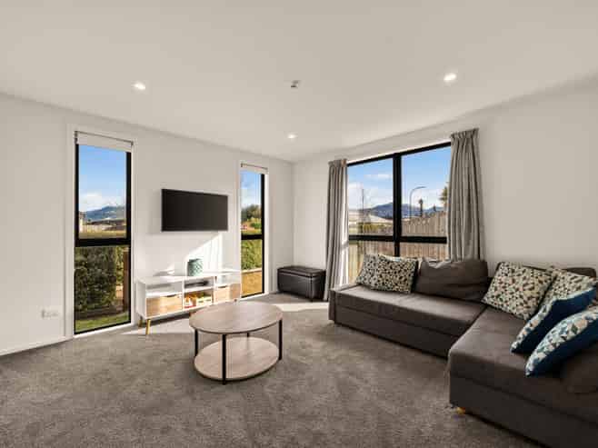 9 Risinghurst Terrace, Lower Shotover