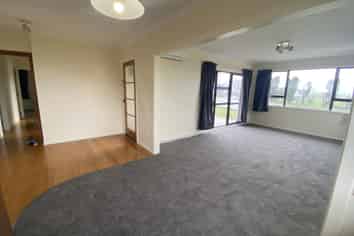 121R Pembroke Road, Stratford