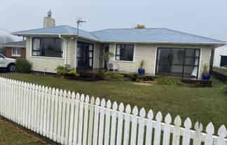 121R Pembroke Road, Stratford