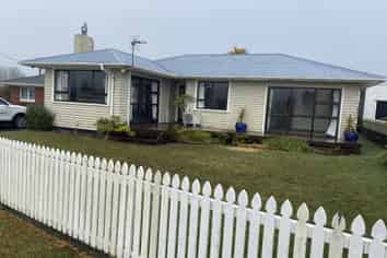121R Pembroke Road, Stratford