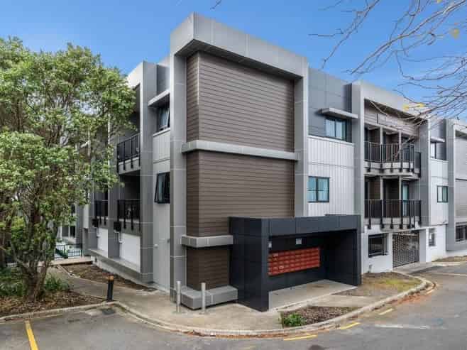 51/241 Hinemoa Street, Birkenhead