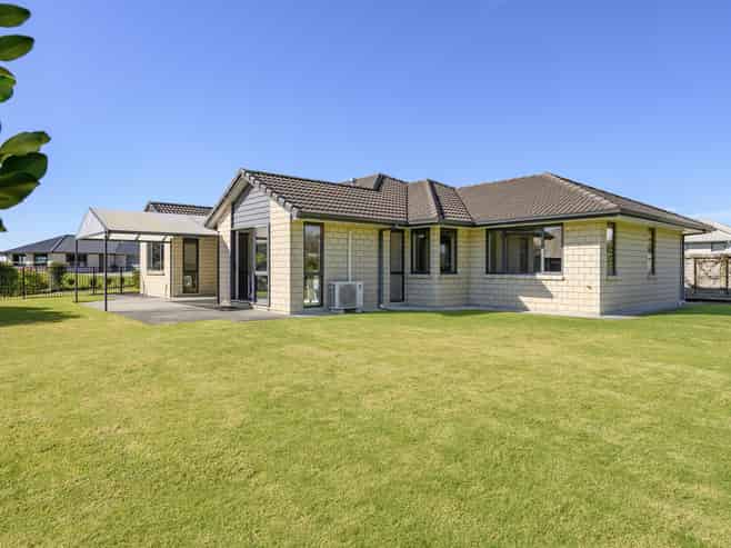 8 Vantage Place, Omokoroa