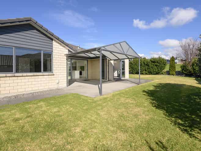 8 Vantage Place, Omokoroa