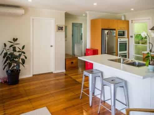 26 Kiriwai Road, Paremata