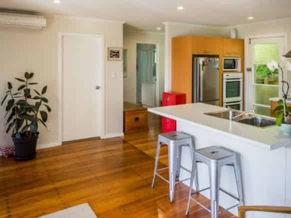 26 Kiriwai Road, Paremata