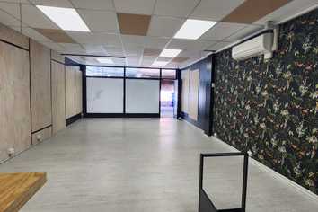 94sqm retail/office, Roselands Shopping Centre