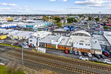 94sqm retail/office, Roselands Shopping Centre