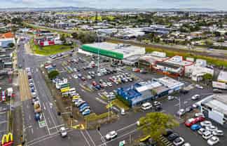 94sqm retail/office, Roselands Shopping Centre