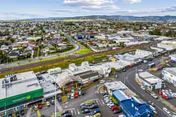 94sqm retail/office, Roselands Shopping Centre