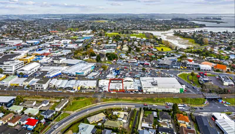 98 Great South Road, Papakura