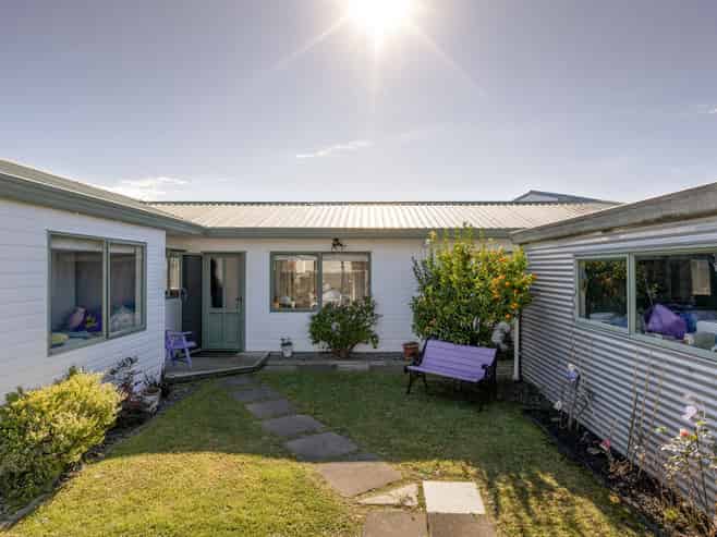25 Aaron Place, Brookfield