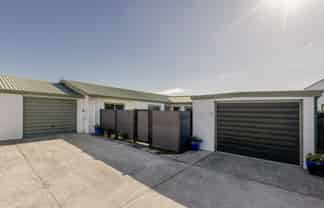 25 Aaron Place, Brookfield