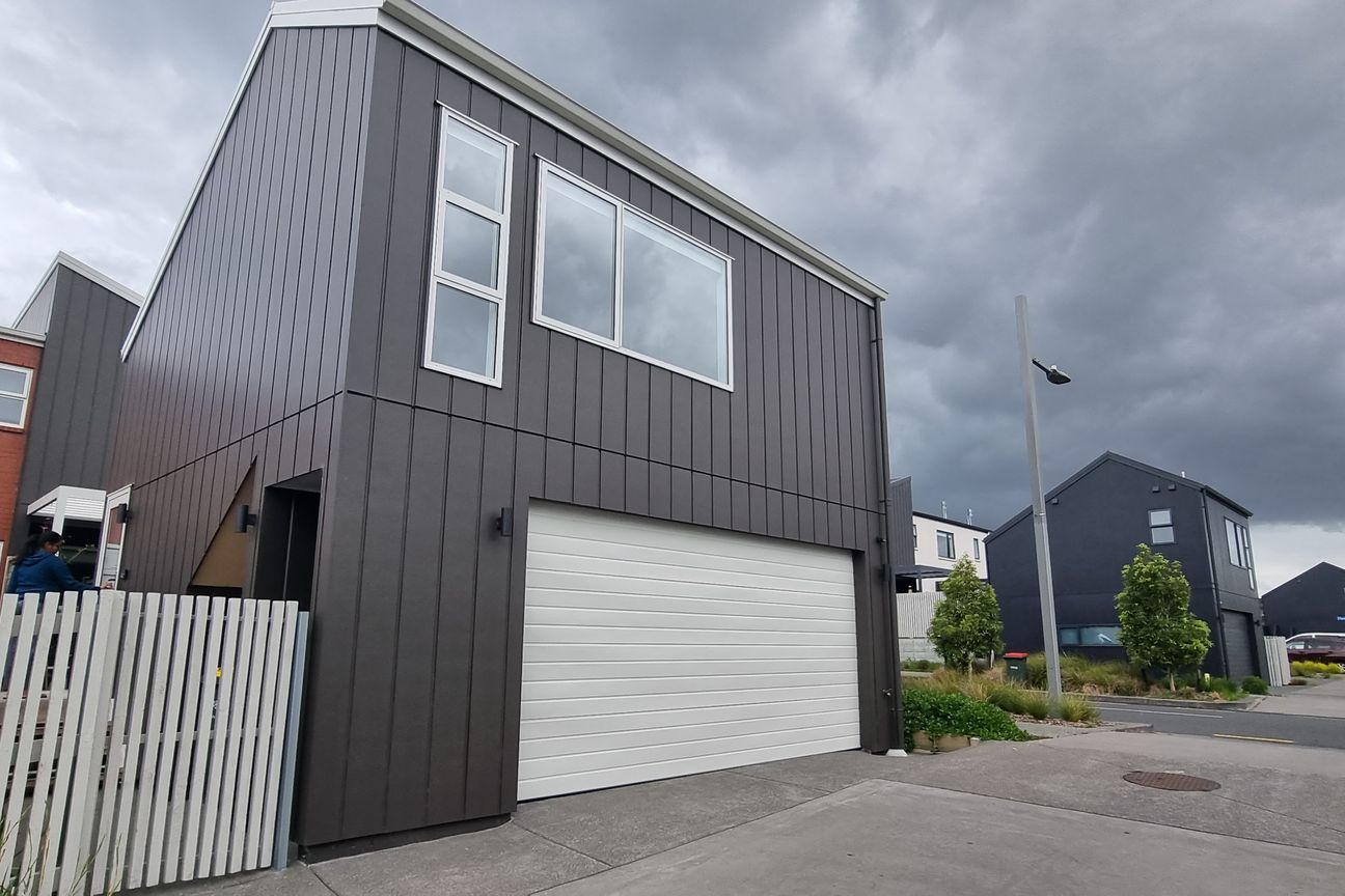 Apartment in Howick, Ormiston, Flat Bush - View 2
