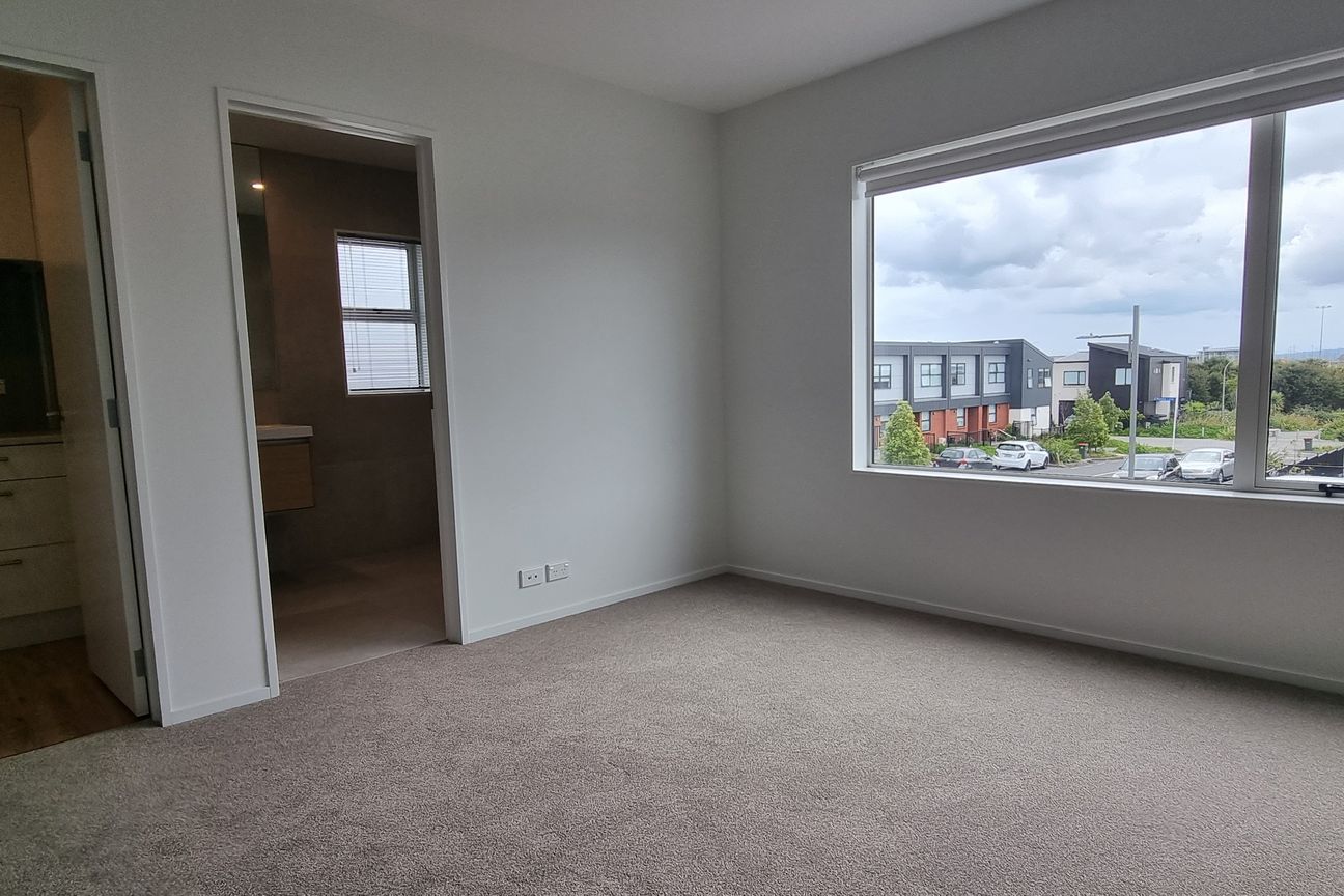 Apartment in Howick, Ormiston, Flat Bush - View 5