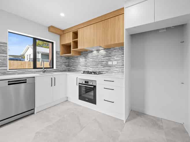 40C Trentham Road, Papakura