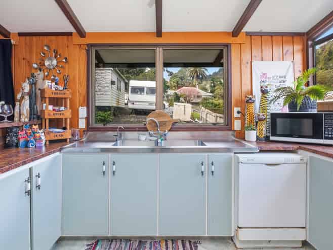 3 Lucy Road, Waiomu