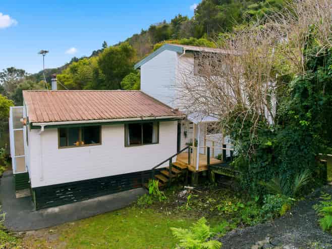 3 Lucy Road, Waiomu