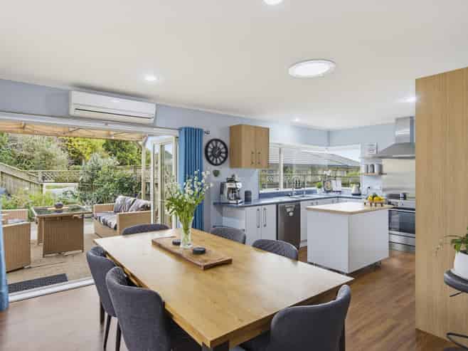 19 Villa Grove, Paraparaumu