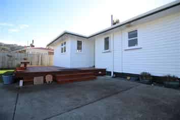 4 Grayson Ave , Mangakakahi