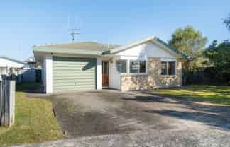 9 Aaron Place, Brookfield