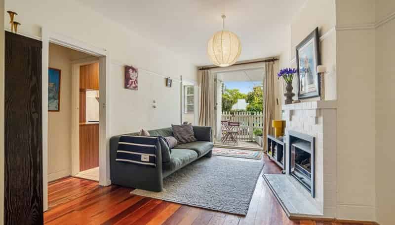 2/2 Herne Bay Road, Herne Bay
