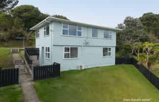 8 Penguin Grove, Waitangirua
