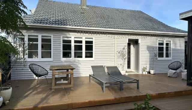 A/198 Edgecumbe Road , Avenues