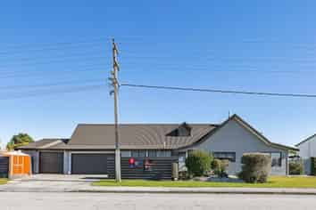 92 Henley Street, WESTPORT