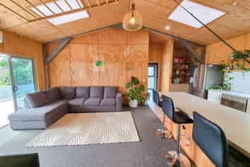195 Takapu Road, Manakau