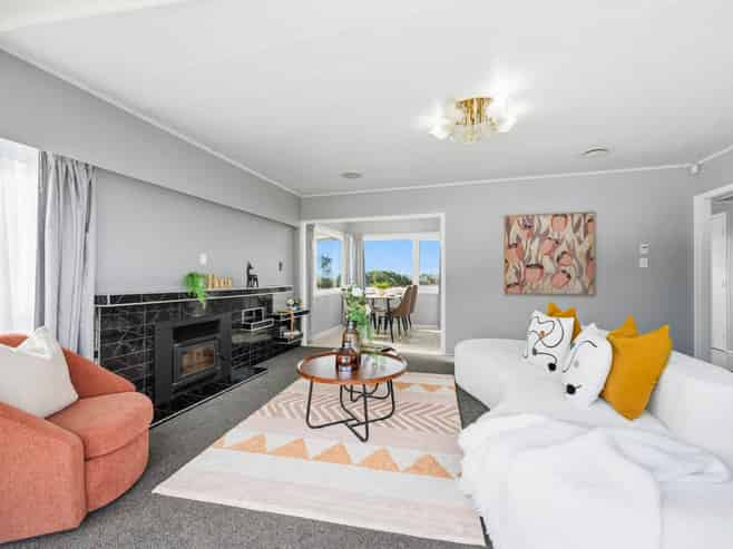 4 Meadow Crescent, Te Atatu South