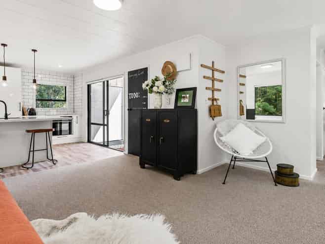  Stirling Grove , Greerton