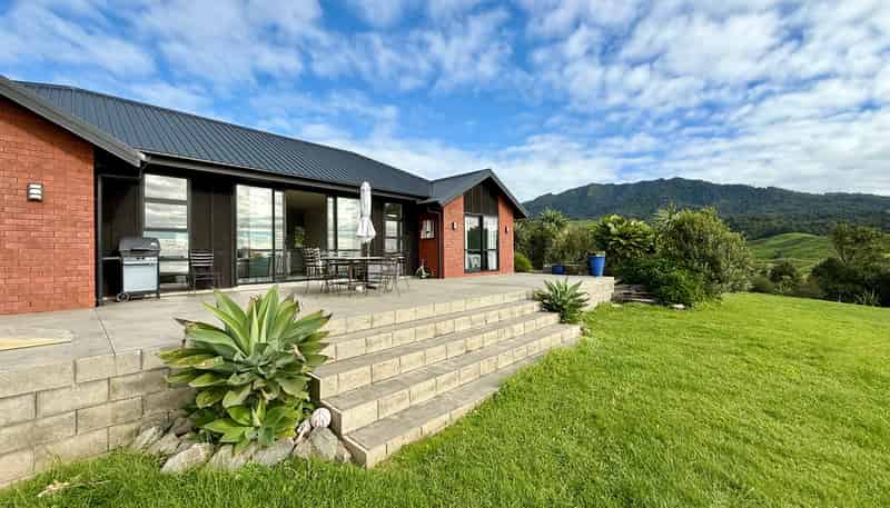669A Te Hutewai Road, Raglan