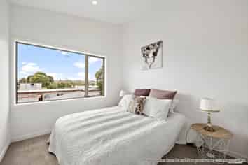 7C Waddell Avenue, Point England