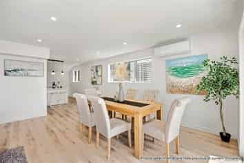 7C Waddell Avenue, Point England