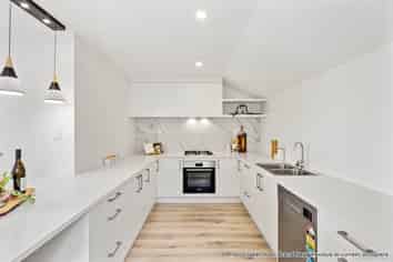 7C Waddell Avenue, Point England