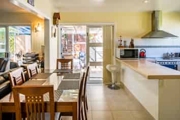  Sunshine Ave, Karori